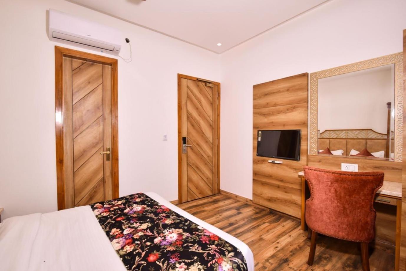 Hotel Rv Golden Амрітсар Екстер'єр фото